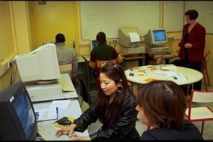 Centre de ressources et d'aide pedagogique CRAP , avec Marinette Vialle, la responsable au dernier plan Centre de ressources et d'aide pedagogique CRAP , avec Marinette Vialle, la responsable au dernier plan